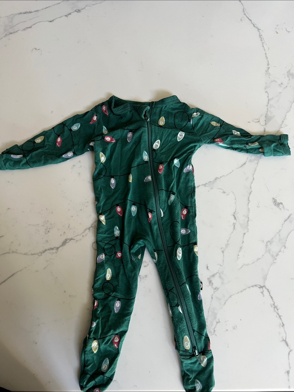 Kyte BABY Green Holiday Light-Print Footie Pajamas